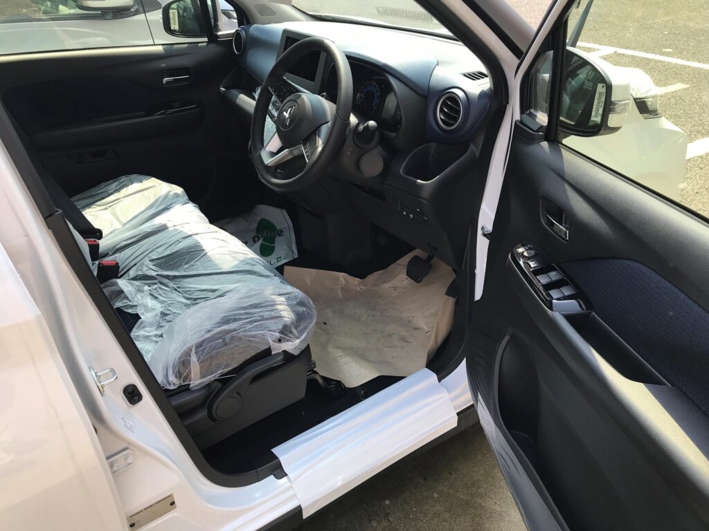 ekクロスドライバーズシート