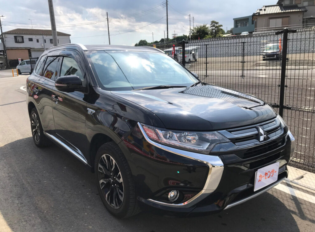 アウトランダーPHEVフロントサイドビュー